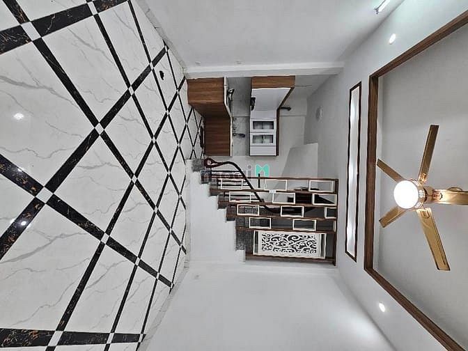 Bán Nhà Thạch Bàn 33m² giá 4 tỷ - Gần Aeon, Ô TÔ Đỗ Cổng