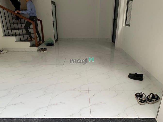 Bán Nhà Thạch Bàn 35m² giá 5.7 tỷ - Cơ hội hiếm có!