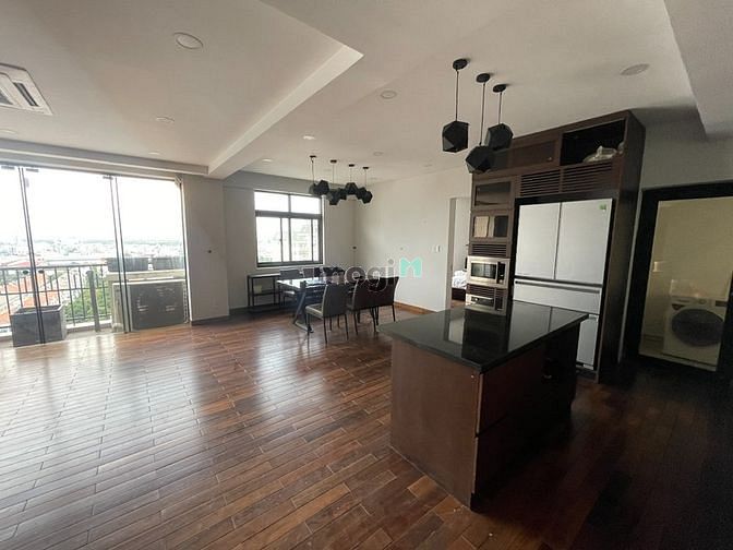 Penthouse Cảnh Viên Phú Mỹ Hưng 198m² giá 45 triệu - Cơ hội thuê nhanh!