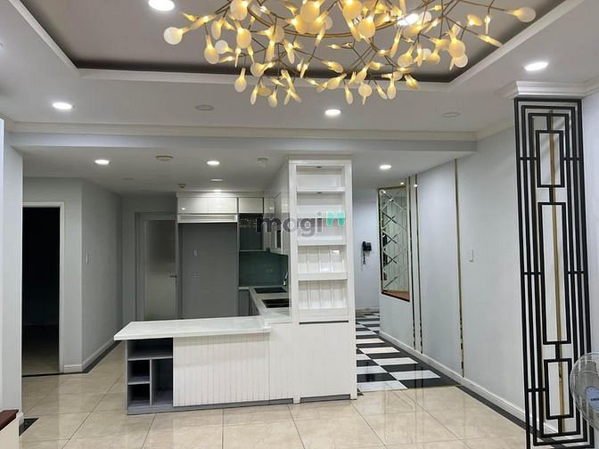 Căn hộ Hùng Vương Plaza 130m² giá 5.9 tỷ - Cơ hội hiếm có!