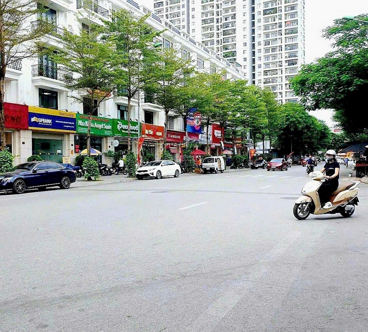 Shophouse mặt phố Xuân La 115m² giá 55.7 tỷ - Cơ hội đầu tư tuyệt vời!
