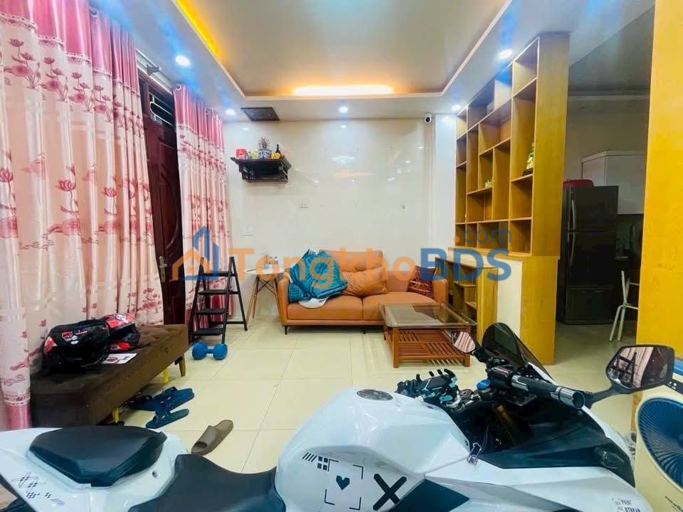 Nhà riêng Láng Thượng 42m² giá 11.5 tỷ - Thiết kế hiện đại