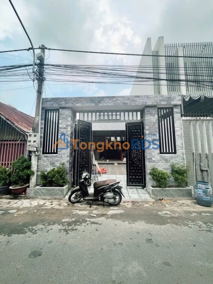 Nhà riêng Dĩ An 250m² giá 10 triệu - Mặt tiền kinh doanh ngay!