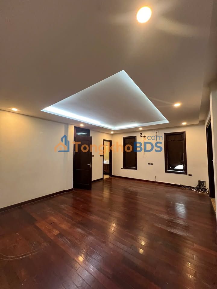 Biệt thự Việt Hưng 175m² 30 triệu/tháng - Full nội thất
