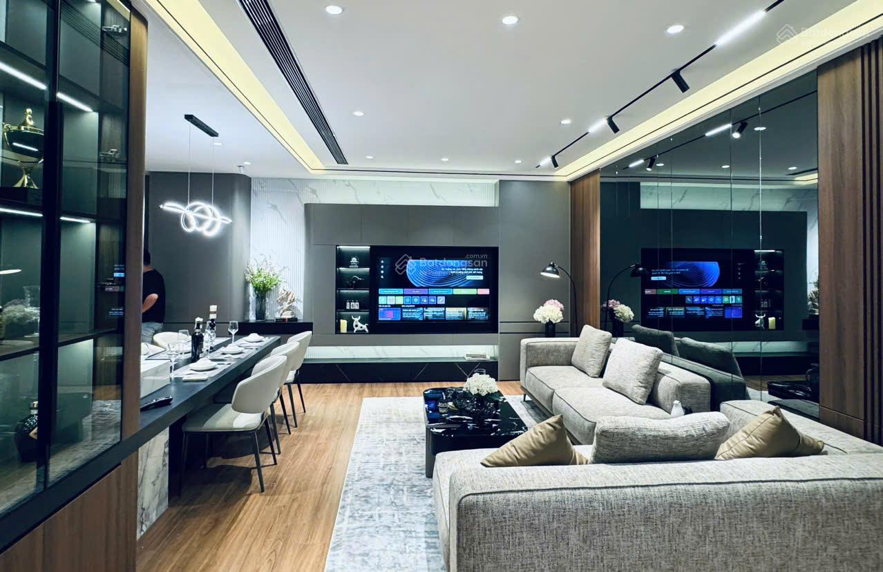 Căn hộ 230m² Mỗ Lao giá 11.9 tỷ - Nội thất full, ban công Đông Nam!