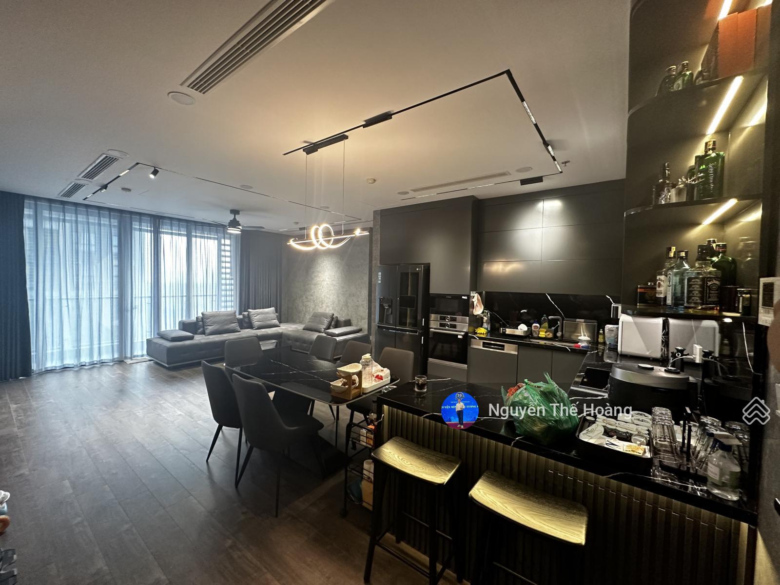 Căn hộ 3PN tại Mandarin Garden, Cầu Giấy, 130m² giá 13,8 tỷ - Phong thủy tốt, sổ đỏ chính chủ!