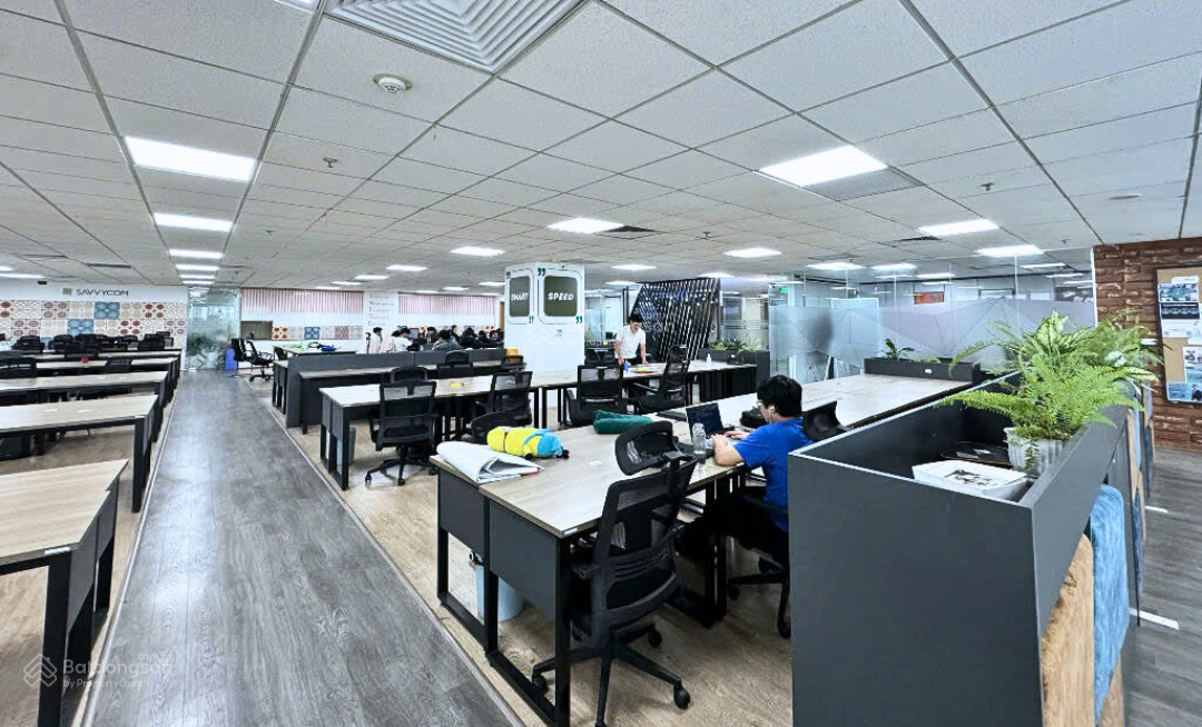 Văn phòng cho thuê tại Việt Á Tower Duy Tân 500m² giá 265k/m² - Setup đầy đủ nội thất, view đẹp!