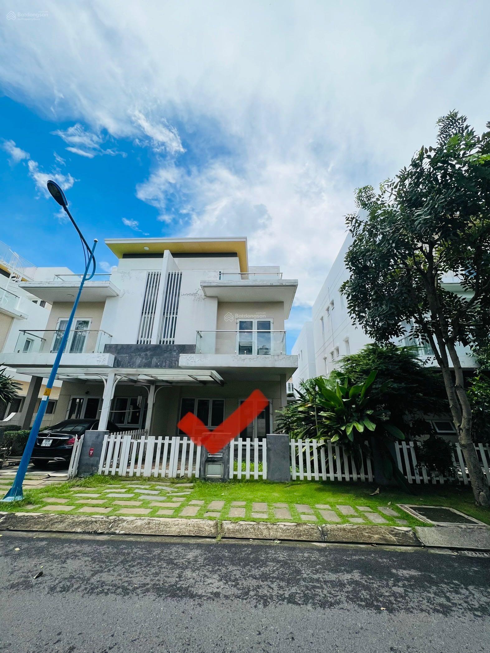 Biệt thự song lập Melosa Garden 144m² giá 12.9 tỷ - An ninh 24/7, tiện ích đầy đủ!