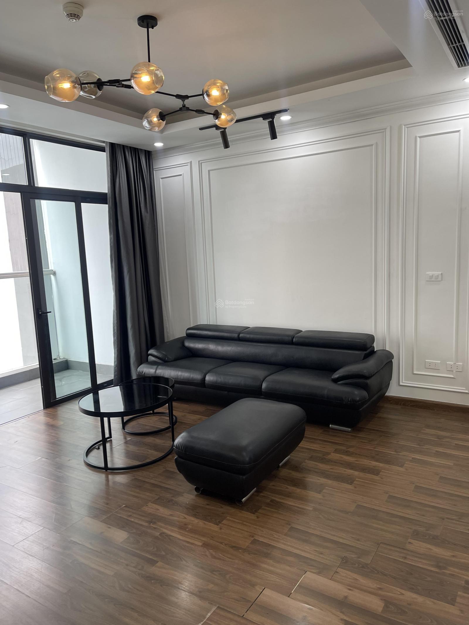 Căn hộ chung cư cao cấp Hai Bà Trưng 100m² giá 22 triệu - Ban công view sông Hồng