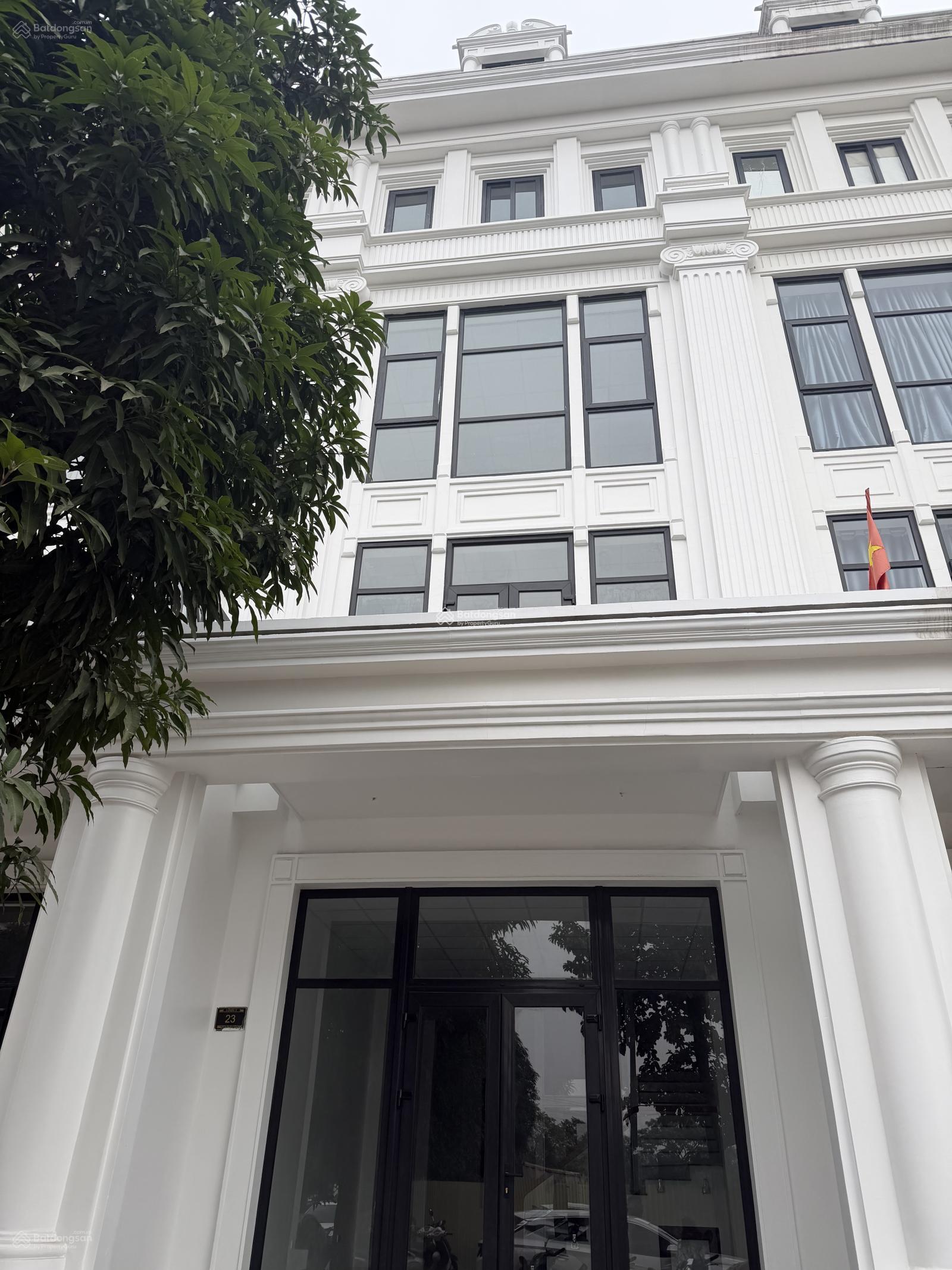 Cho thuê liền kề Louis City Hoàng Mai 95m² giá 40 triệu - Thiết kế hiện đại, thang máy tiện lợi!