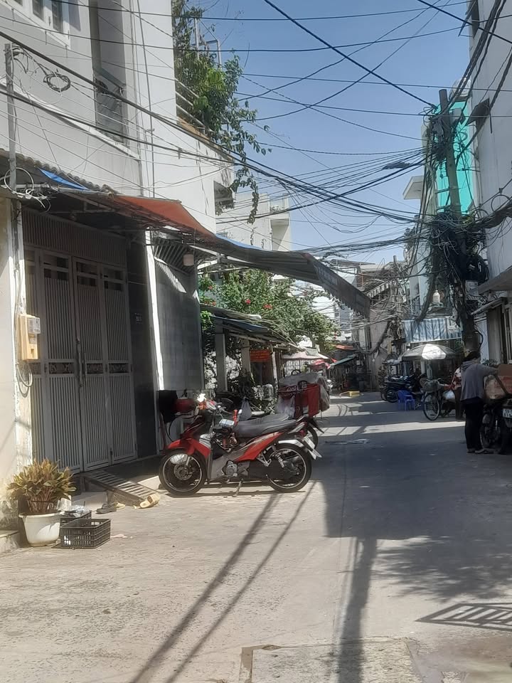 Nhà 2 Tầng Hẻm 100m Đường Dương Bá Trạc P1 Q8 Diện tích 21m² giá 3.5 tỷ - Sẵn sàng vào ở ngay!