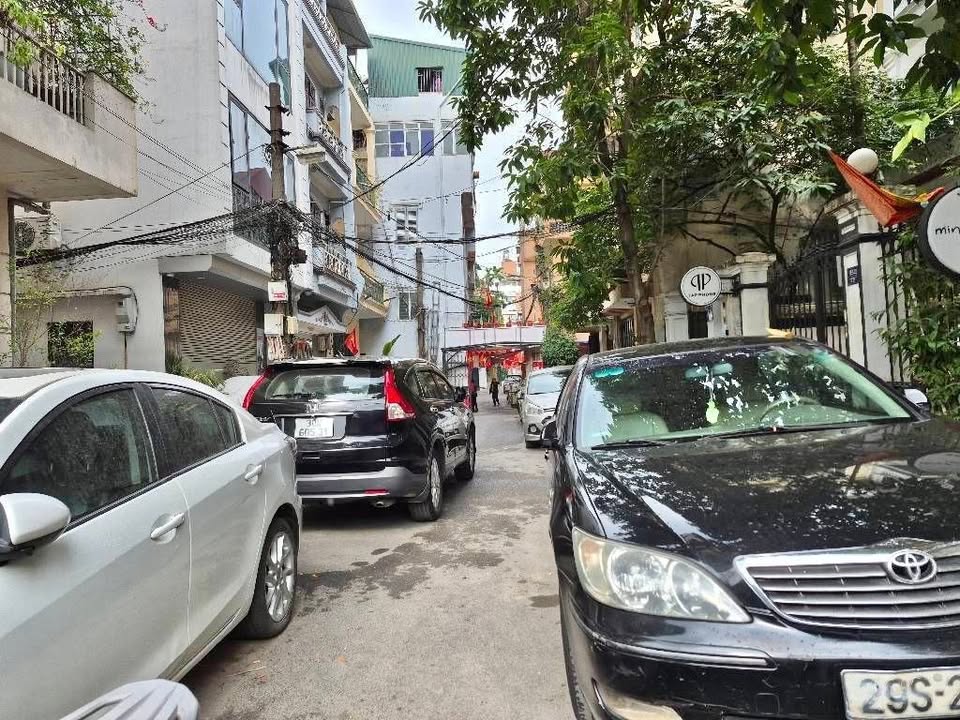 Nhà riêng Cát Linh 77m² ô tô tránh, dòng tiền cao