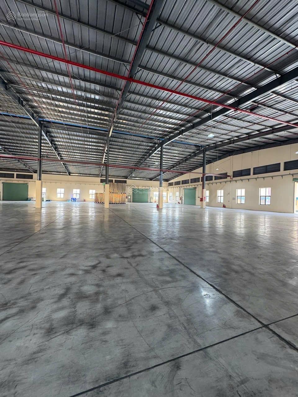 Kho KCN VSIP 2 Bình Dương 4.400m² - Container thoải, sẵn sàng!