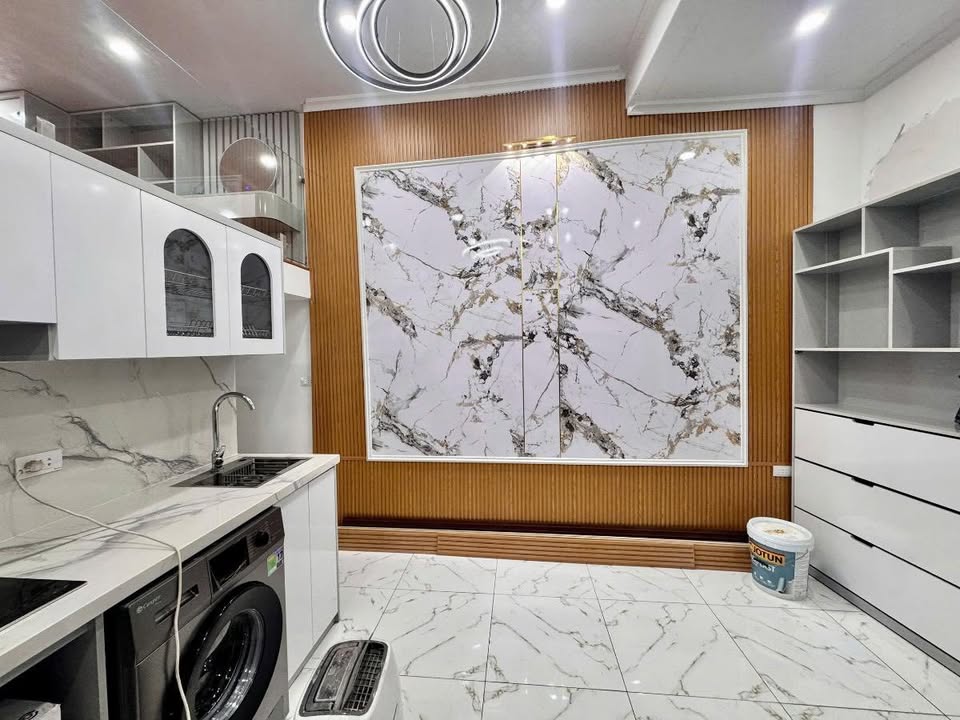 Căn hộ tập thể Phố Cửa Nam 50m² giá 3.98 tỷ - Sẵn sàng vào ở!