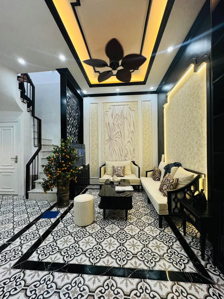 Bán nhà phố Phó Đức Chính 32m² - Sẵn sàng ở ngay sát phố!