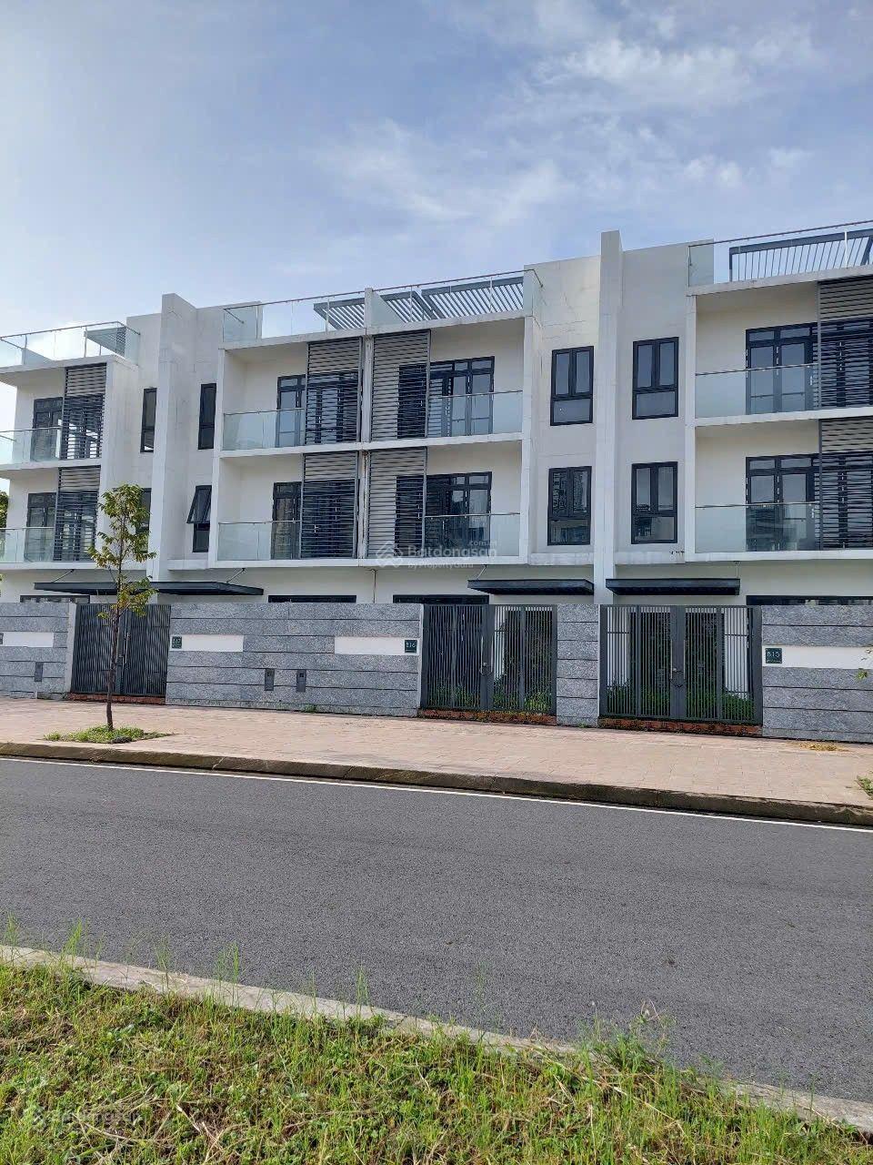 Shophouse Vu Tong Phan 161m2 54.5 ty - Mat tien kinh doanh