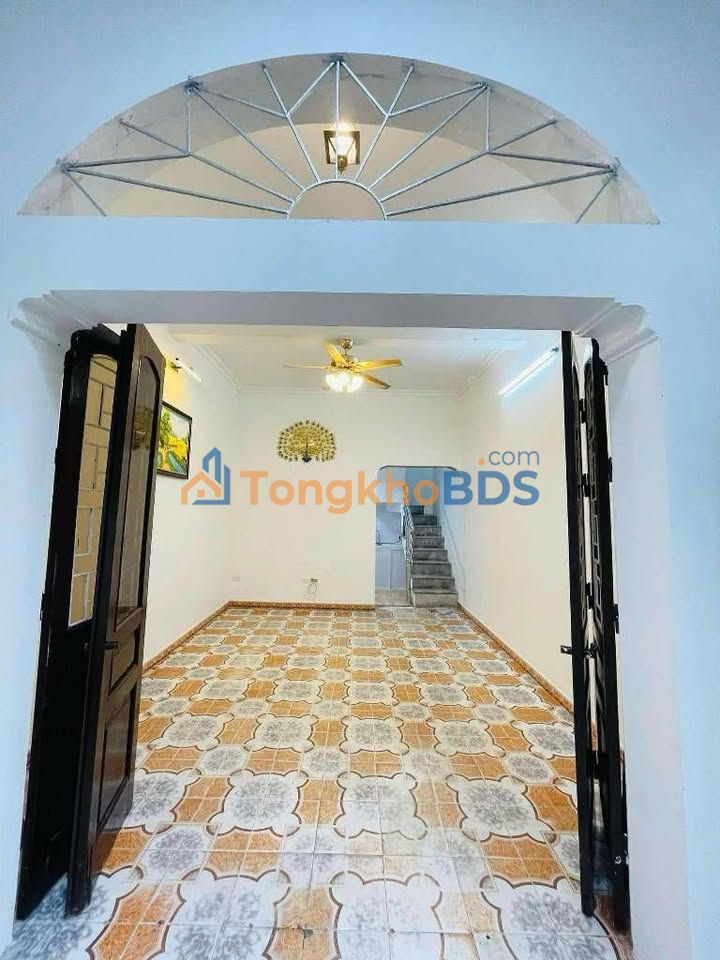 Nhà Mặt Phố Nguyễn Công Trứ 43m² - Kinh Doanh Sầm Uất - Giá 12 Tỷ