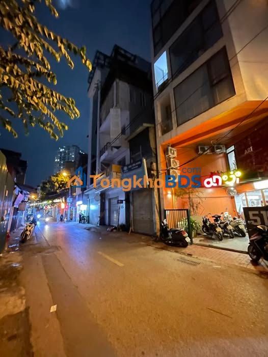 Nhà phố mặt tiền Hoàng Ngân 68m² giá 25.3 tỷ - Vị trí đắc địa