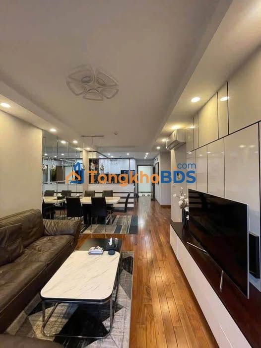 Căn hộ The GoldView Quận 4 92m2 giá 8 tỷ - View đẹp hồ bơi