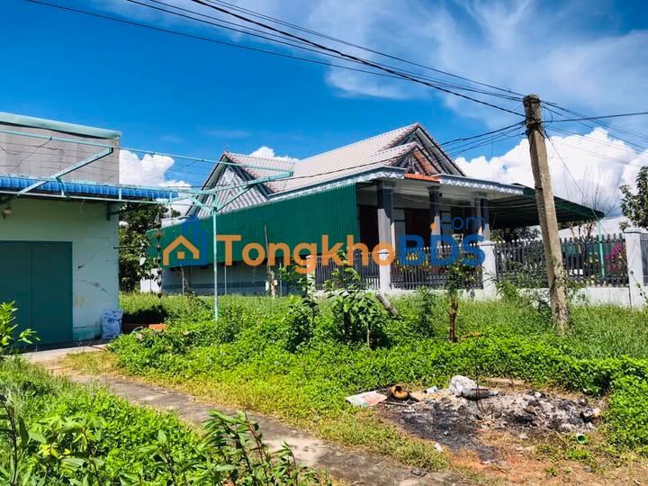 Nhà cấp 4 Hàm Cường 103m² ô tô vào sân giá tốt