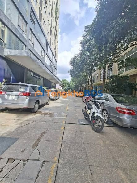 Nhà phân lô Ngọc Khánh 50m² 6 tầng - Ô tô vào nhà