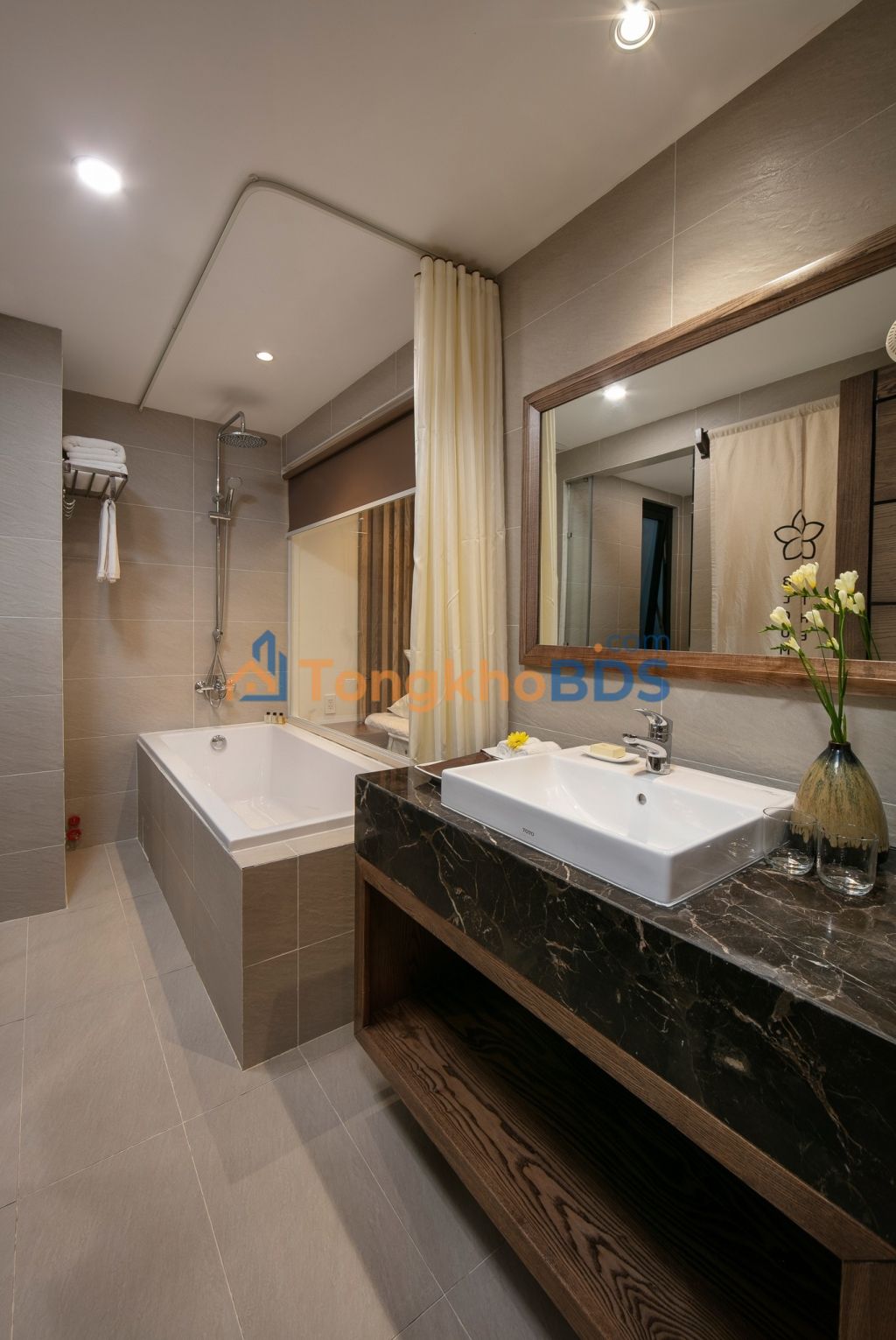 Khách sạn Phạm Viết Chánh 224m² 100 tỷ - Dòng tiền ổn định