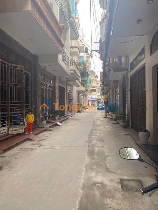 Nhà nguyên căn Nguyễn Thị Duệ 3 tầng 4.5 triệu/tháng