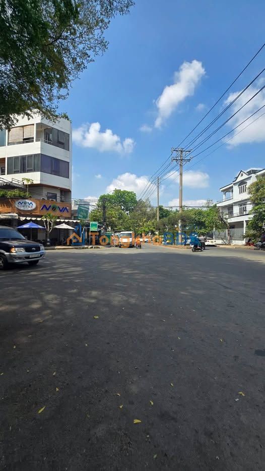 Nhà mặt tiền CN11 Sơn Kỳ 100m² giá 10.8 tỷ - Vị trí đẹp