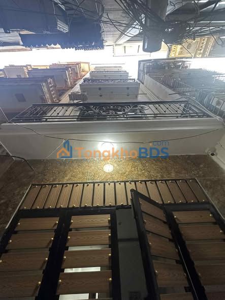 Nhà 11 phòng Ngõ Thịnh Quang 50m2 dòng tiền 60tr - Chính chủ bán