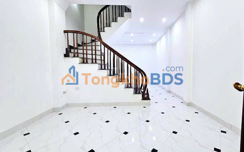Nhà riêng Định Công 51m² - vị trí đẹp, ô tô gần