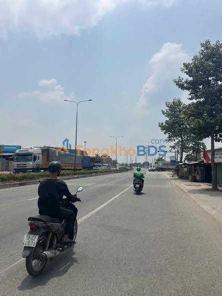 Cho thuê kho xưởng Dĩ An 700m² - Diện tích lớn