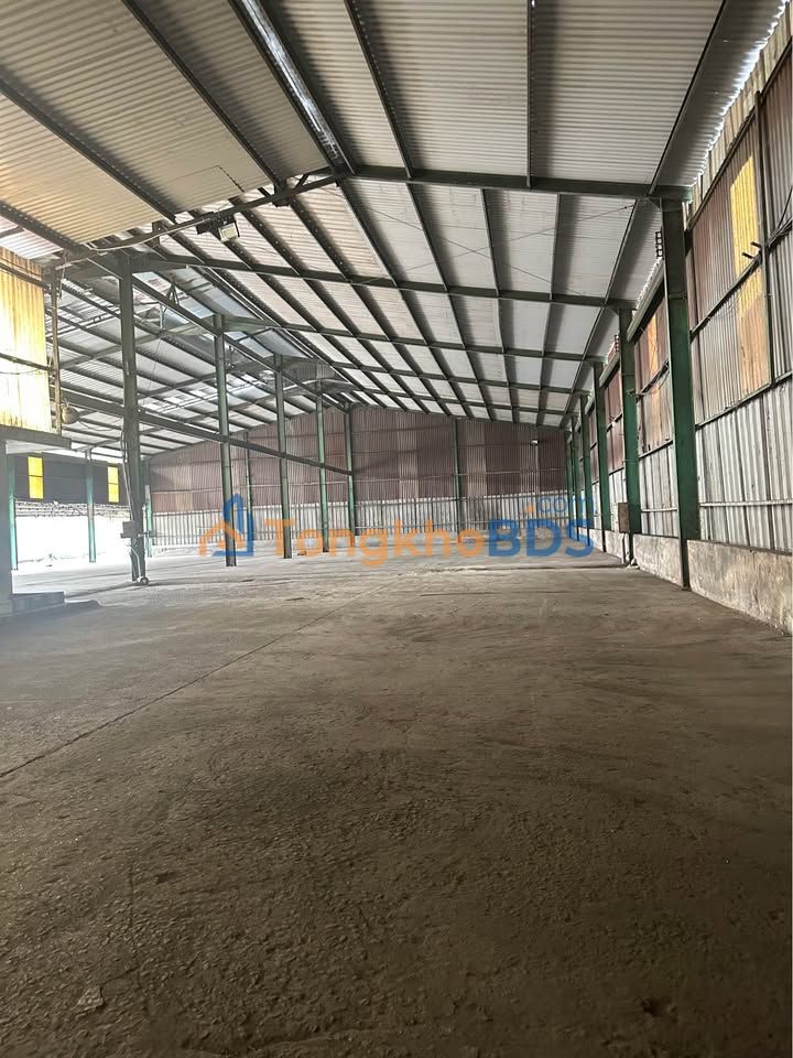 Kho xưởng Tân Đông Hiệp 1250m² - Container thoải