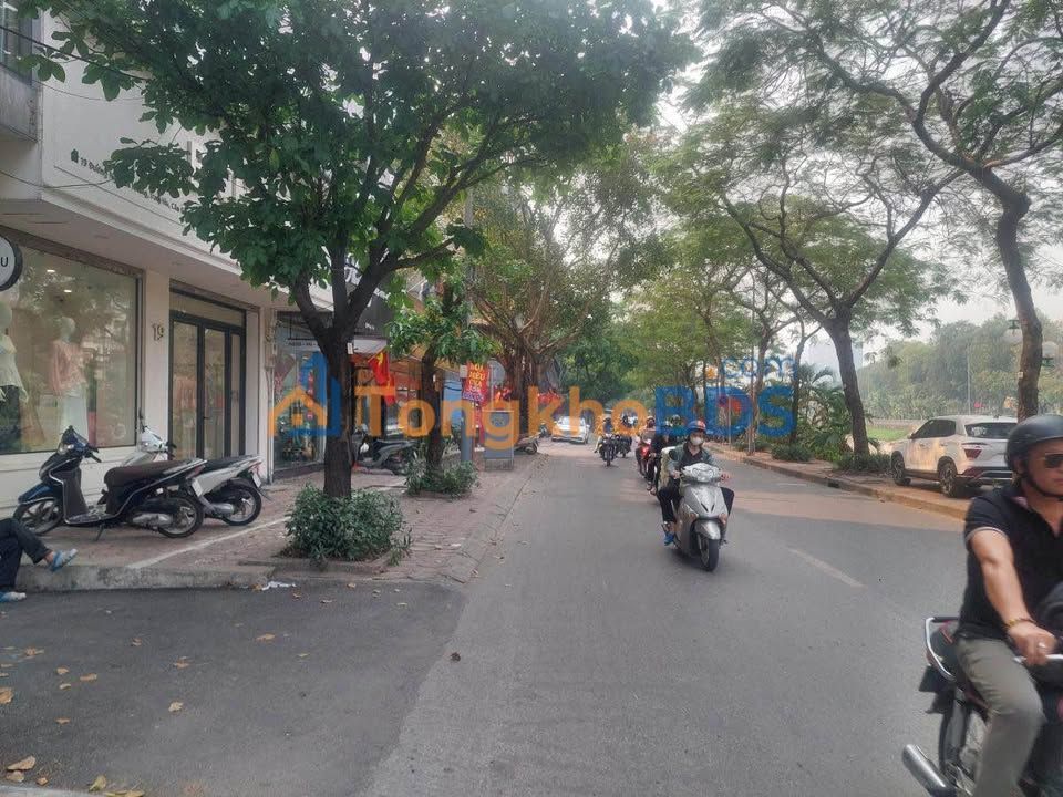 Nhà riêng Nguyễn Khang 33m² – Ô tô vào tận nhà