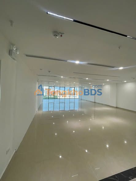 Cho thuê văn phòng Trịnh Đình Cửu 200m2 - View thoáng, giá tốt