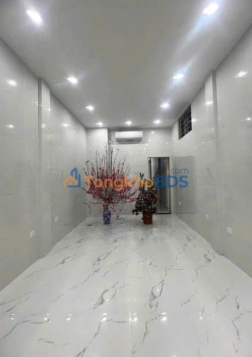 Văn phòng Nguyễn Sơn Long Biên 240m² - Giá thuê hợp lý