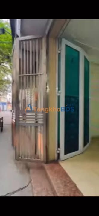 Nhà nguyên căn Kim Giang 60m² 13 triệu - Ô tô vào tận nhà