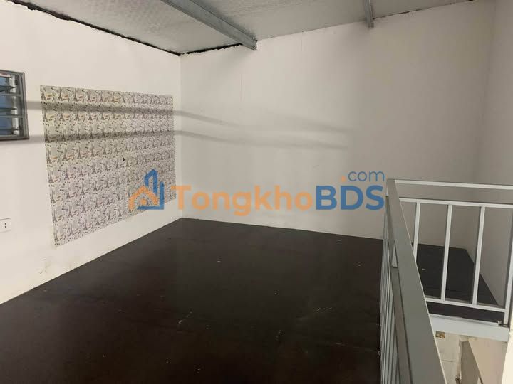 Nhà cấp 4 gác xép Thạch Bàn 25m² - Vào ở ngay