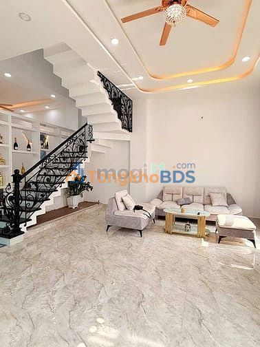 Nhà phố Dương Công Khi Hóc Môn 180m² - Chính chủ bán