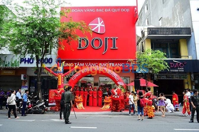 Nhà phố Lê Thánh Tôn Q1 160m² - Mặt tiền kinh doanh đắc địa