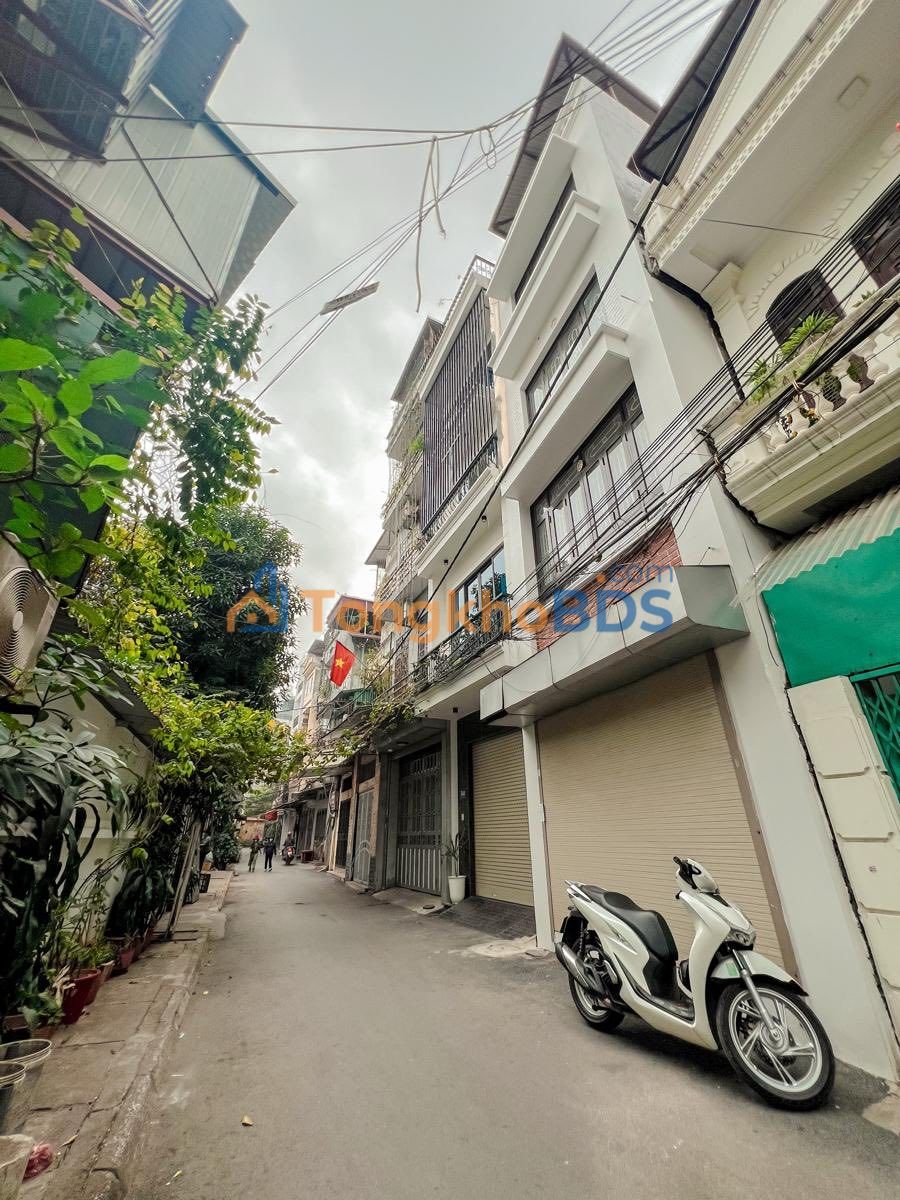 Nhà riêng Phùng Chí Kiên 60m² gara ô tô vào tận nhà