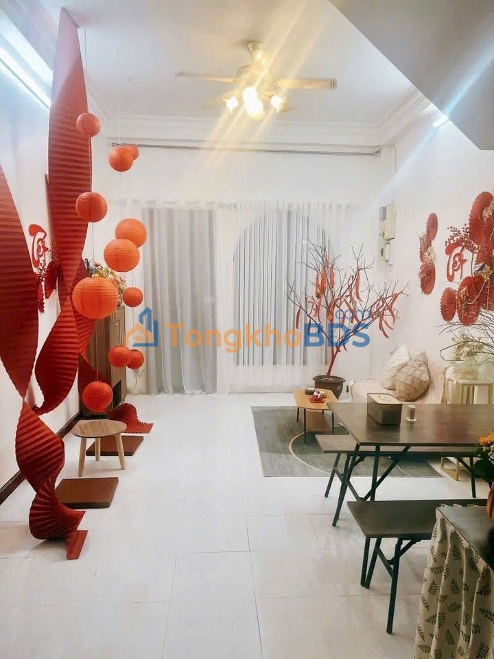 Nhà phố Trần Đình Xu Quận 1 49m² ô tô vào tận nhà