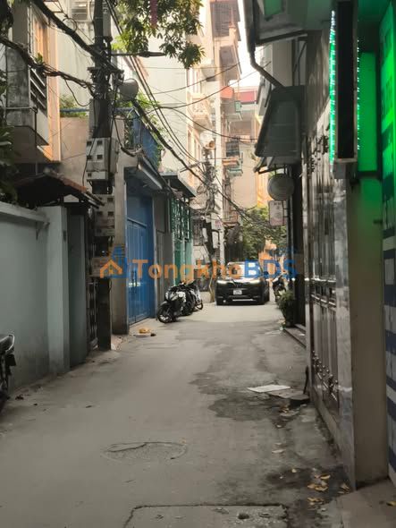 Nhà riêng Hoàng Quốc Việt 50m2 ô tô vào tận nhà ngõ thông