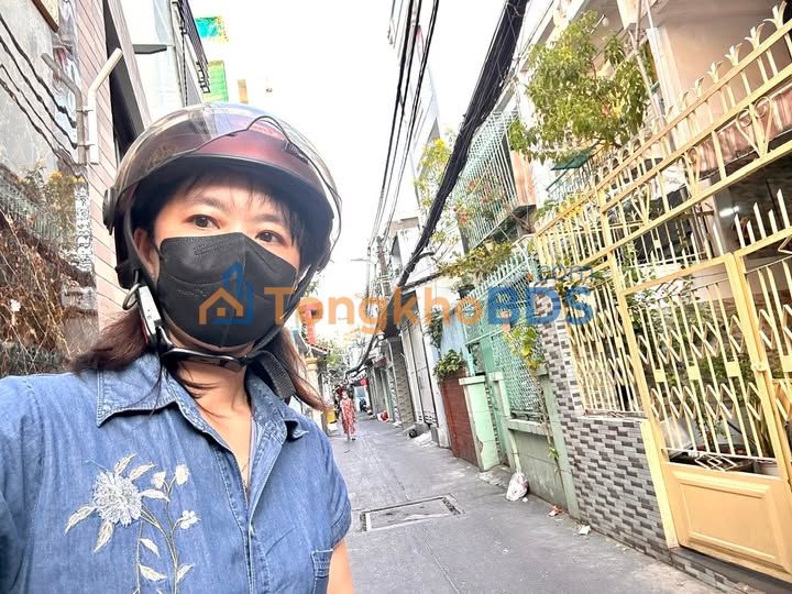 Nhà Phố Quận 4 Đoàn Văn Bơ 54m² giá 6.1 tỷ - Dòng tiền ổn định!