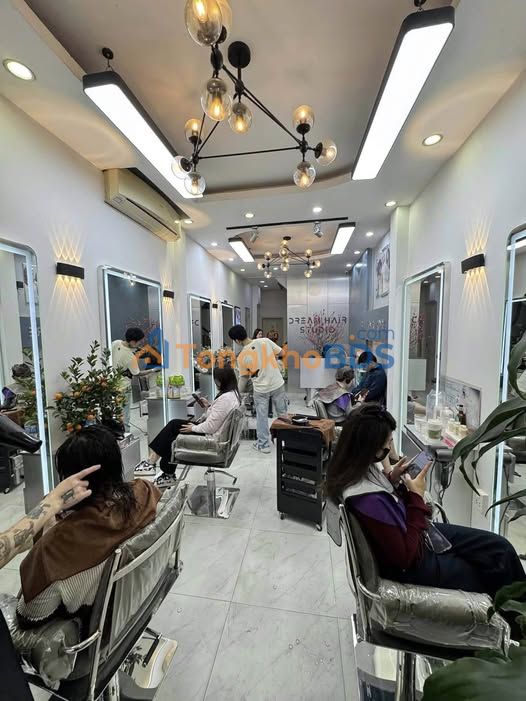 Sang nhượng salon tóc Thái Thịnh 40m² - Mặt tiền kinh doanh