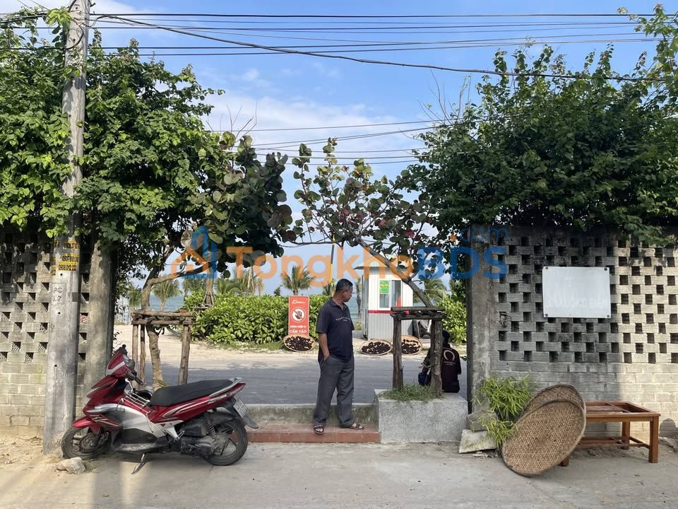 Đất nền mặt biển Nguyễn Tất Thành 102m² - Đường to ô tô