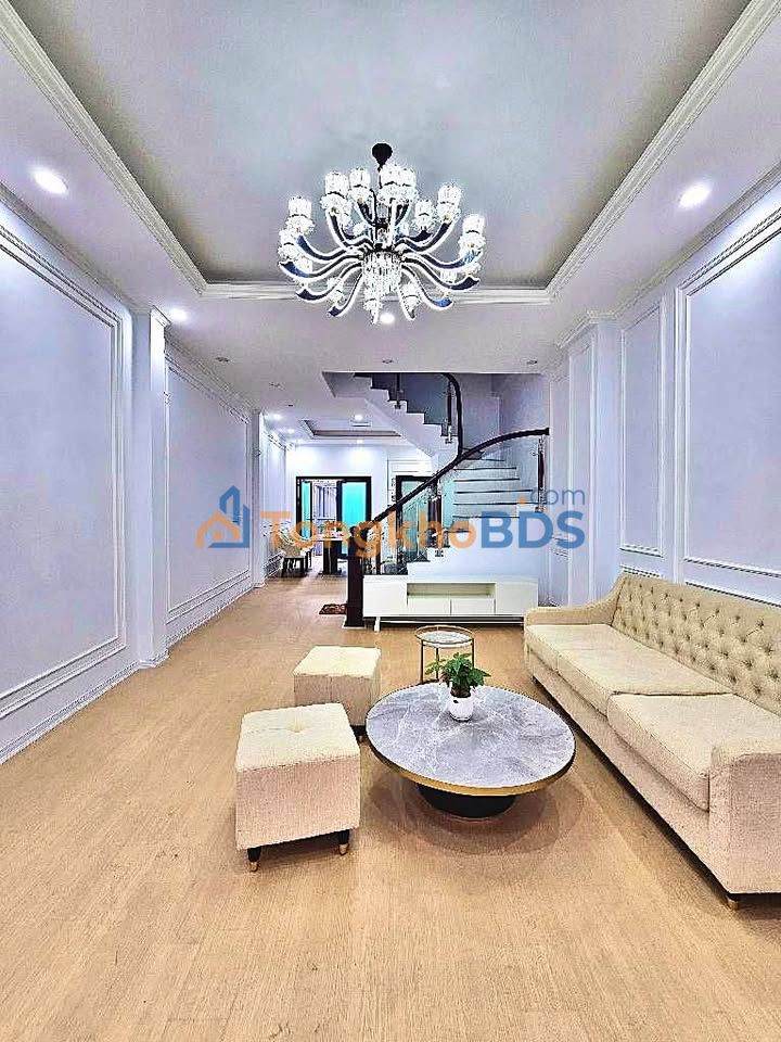 Nhà riêng Long Biên 70m² ô tô vào tận nhà, ở ngay