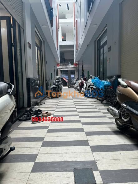 Nhà 5 tầng Ngọc Thụy 30m² giá 7 tỷ - Sẵn sàng ở ngay