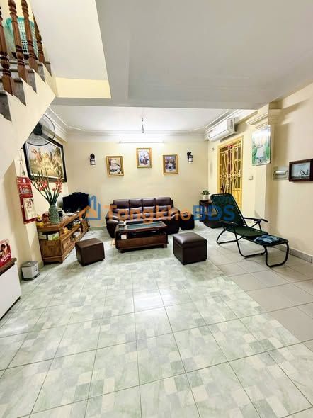 Nhà riêng Phố Đội Cấn 30m² giá 7 tỷ - Vị trí đẹp, gần hồ