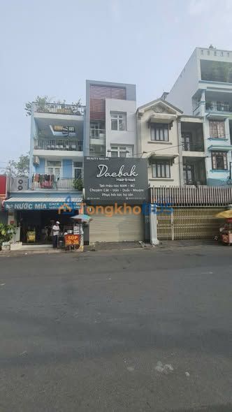 Nhà hẻm CMT8 Q10 62m2 giá 20 tỷ - Vị trí đẹp, sẵn ở