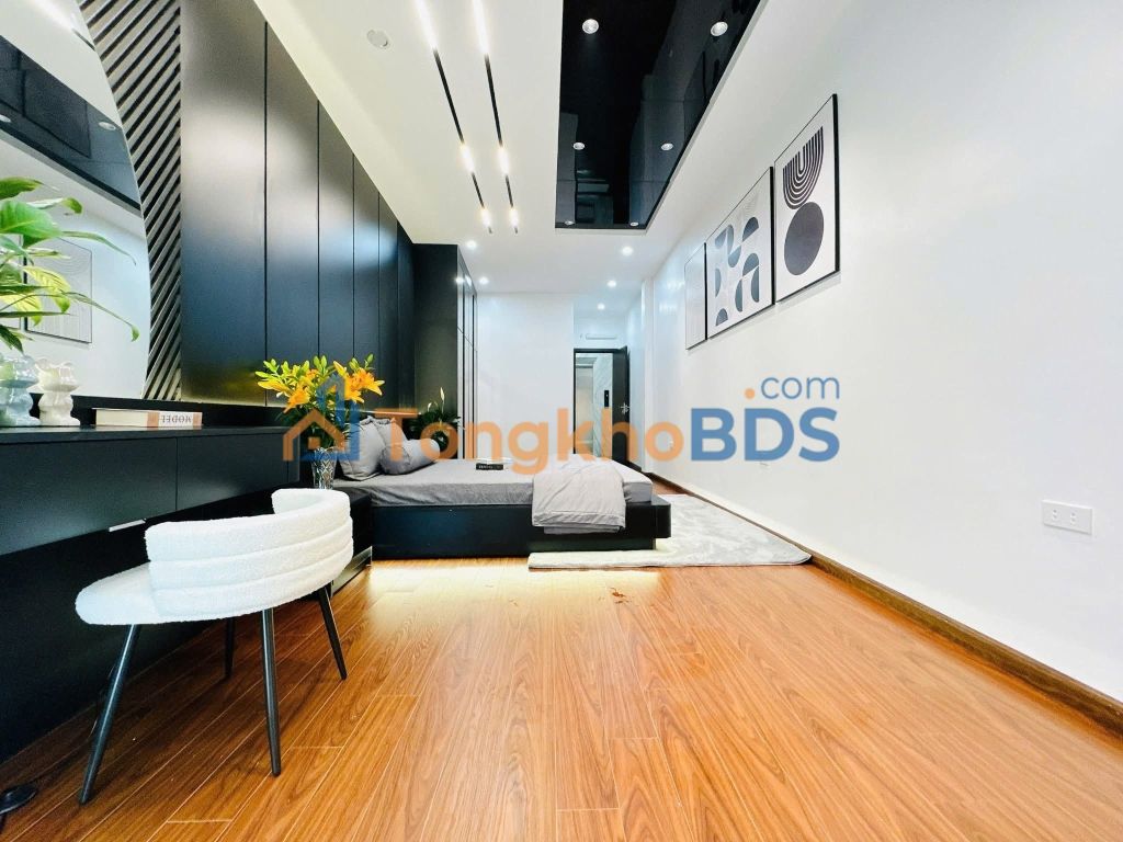 Nhà riêng Dương Quảng Hàm Cầu Giấy 40m² 15.8 tỷ - Ô tô vào tận nhà